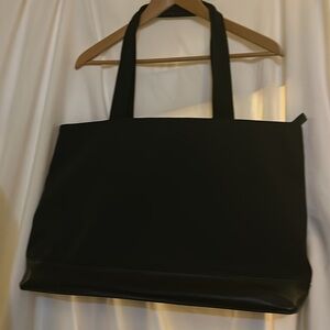 Classiques Entier lg carry all black tote bag w/ red lining